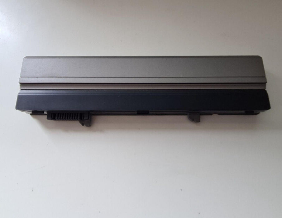 Genuine Dell FM332 R3026 Battery 60Wh