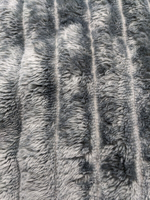 Grey Faux Fur Blanket 200 x 230 cm Soft Warm Cozy Throw Blanket