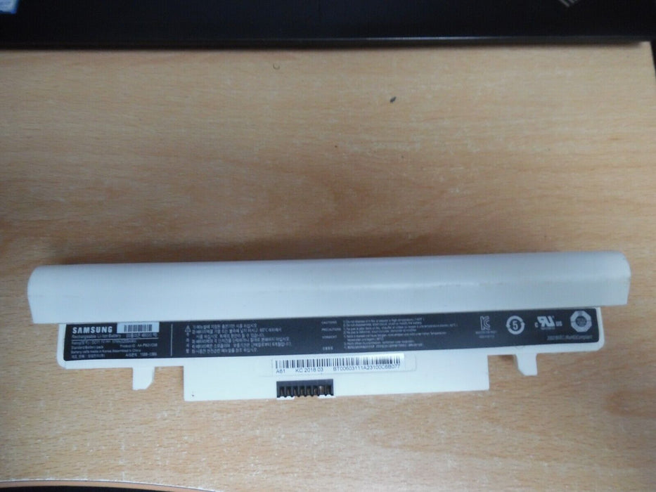 Samsung AA-PB2VC6B 11.1-V 4400mAh Rechargeable Li-Ion Laptop Battery - For Parts